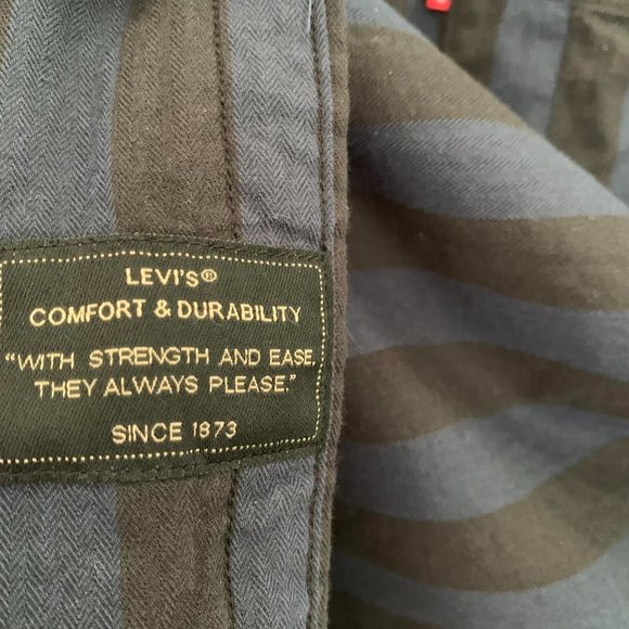 Levis size M long sleeve striped shirt - Picture 3 of 6